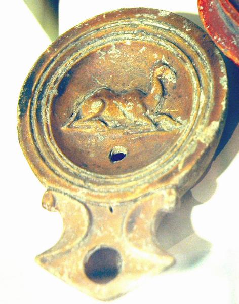 Worms, Oil lamp with camel