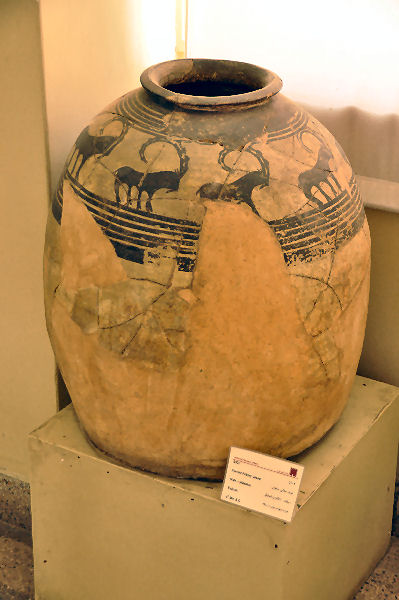 Tepe sialk, Jar from the fourth millennium BCE, decorated with ibexes