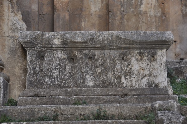 Baalbek, Temple of Bacchus, Cella, Left parapet