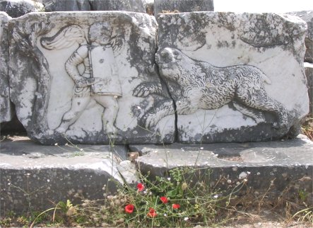 Miletus, Theater, Decoration: erotes fighting animals (2)