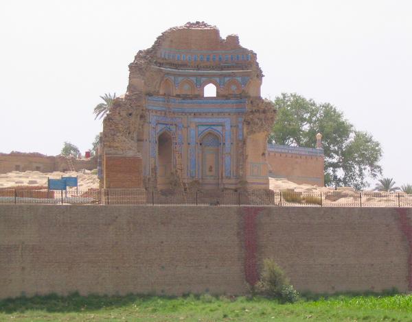 Uch, Mausoleum of Bibi Jawindi (2)