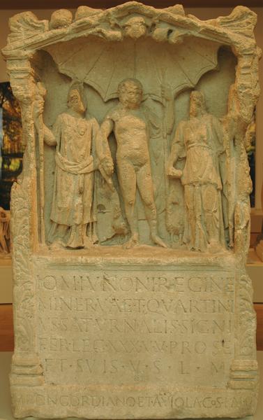 Xanten-Birten, Dedication to the Capitoline Triad by a standard bearer of XXX Ulpia Traiana