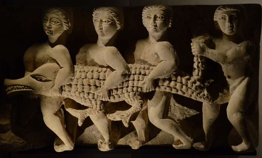 Oxyrhynchus, Relief of four men and a crocodile